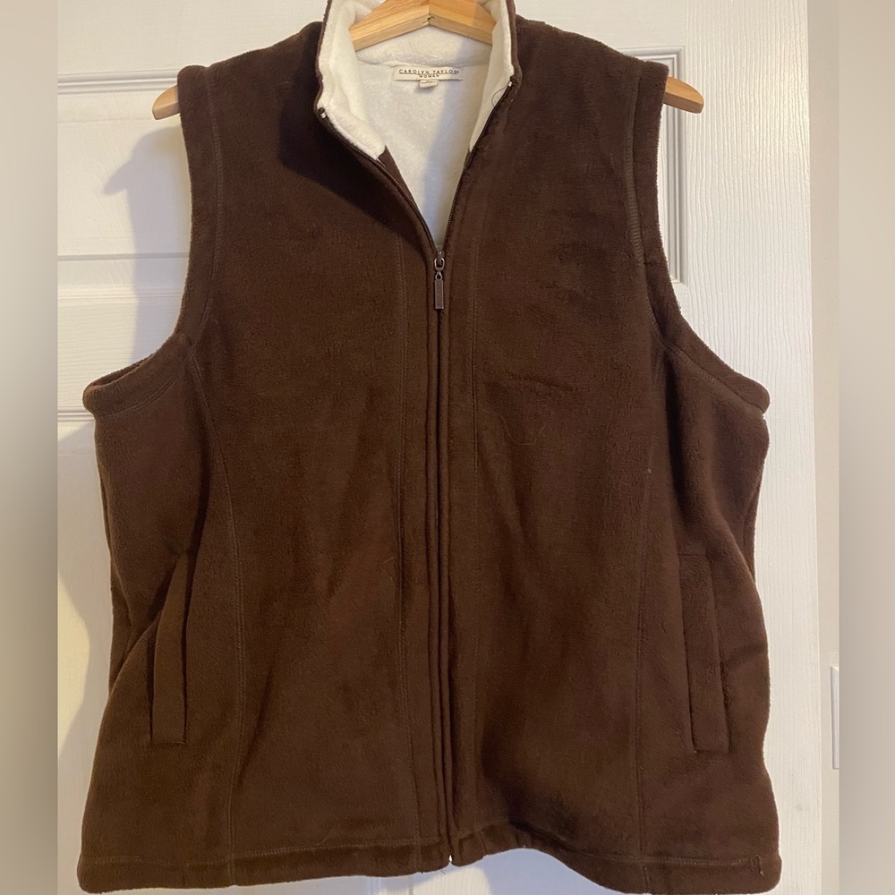 Brown and Cream Carolyn Taylor Fleece Vest 2X